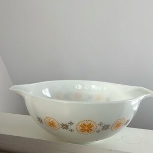 4QT Pyrex 444 Town & Country Cinderella Mixing Bowl Yellow Orange Brown Design